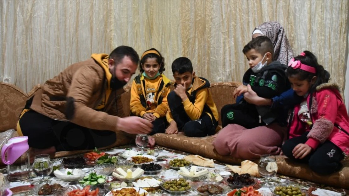 Kahramanmaraş'taki konteyner kentte ilk sahur