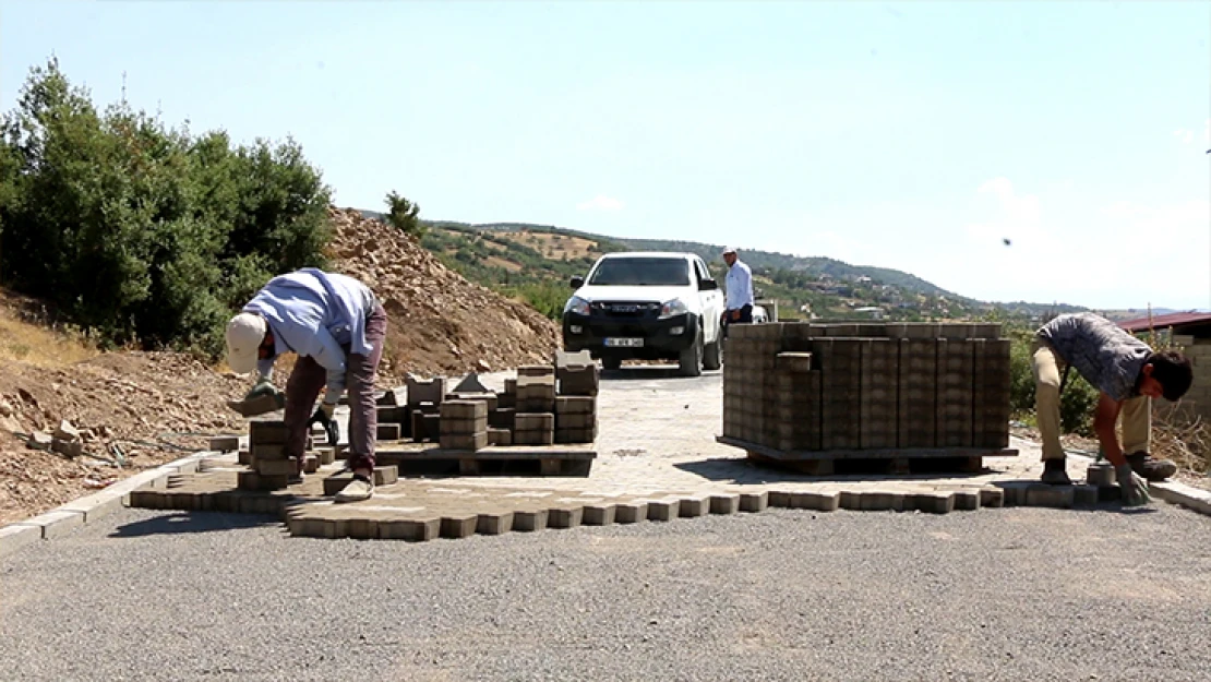 Karacasu Kavşağı ile Elmalar arasındaki ulaşım ağı iyileştiriliyor