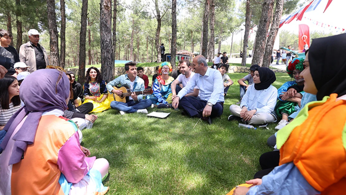 Karne alan öğrenciler, sevincini Heyecan Bahçesi'nde yaşadılar