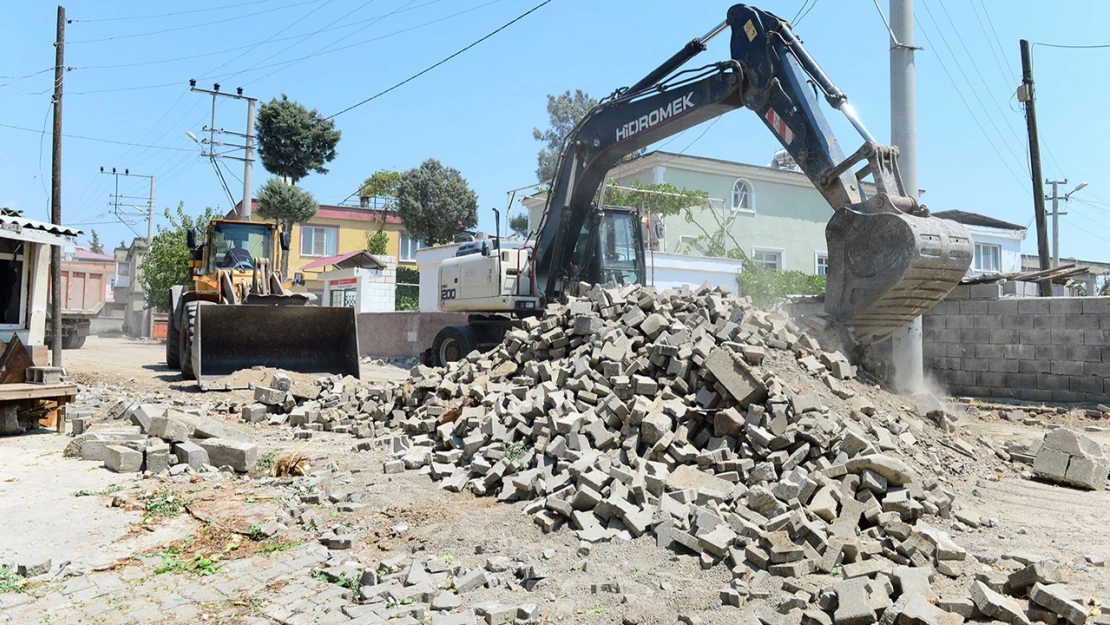 Kazım Karabekir Mahallesi'nin ana caddesi yenileniyor