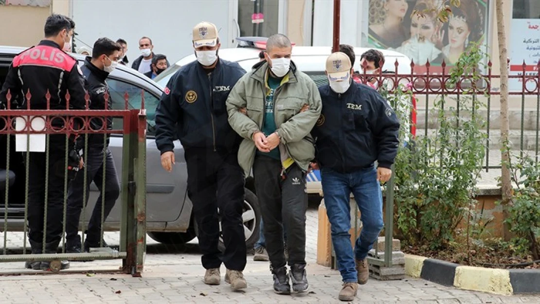 Kırmızı bültenle aranan Fransa uyruklu terörist, adliyeye sevk edildi