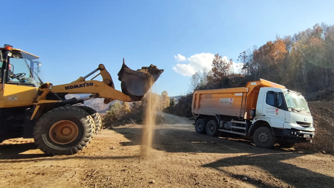 Kırsal mahallelerin yolları yenileniyor