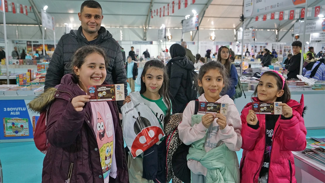 Kitap Fuarı, altıncı gününde de ziyaretçi akınına uğradı