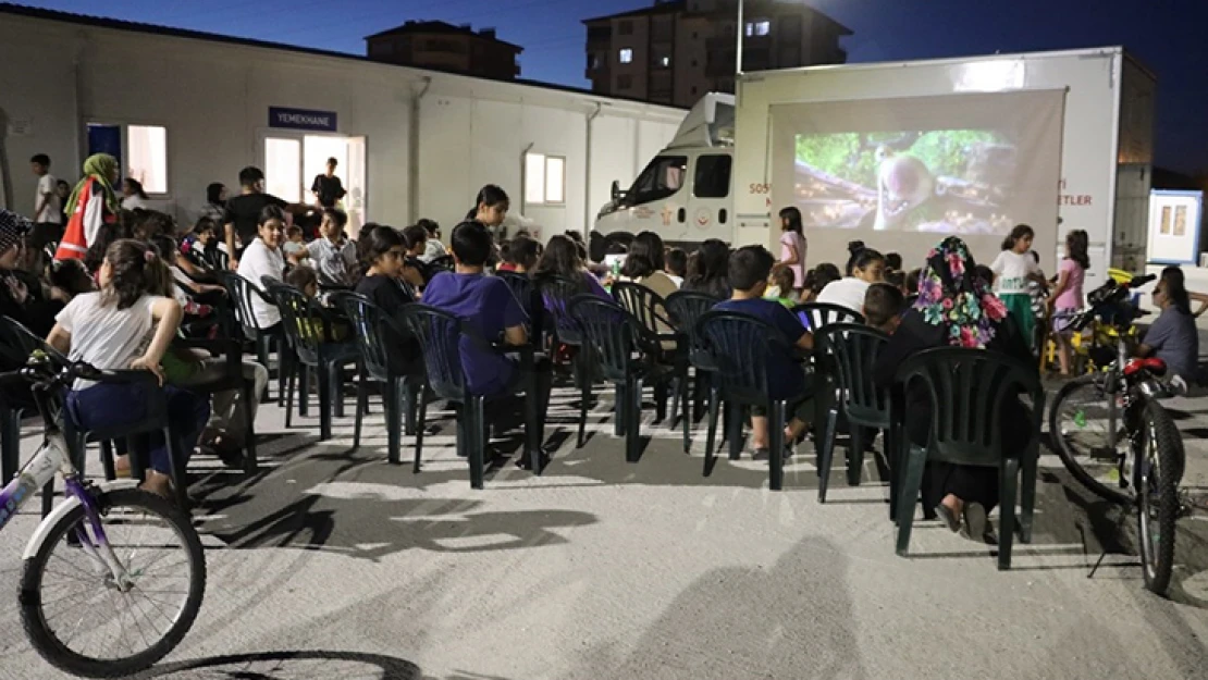 Konteyner kentte açık hava sinema etkinliği