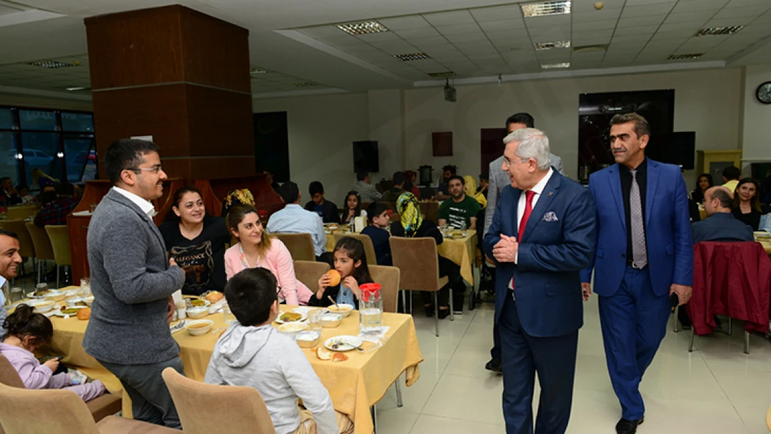 KSÜ ailesi iftar yemeğinde buluştu