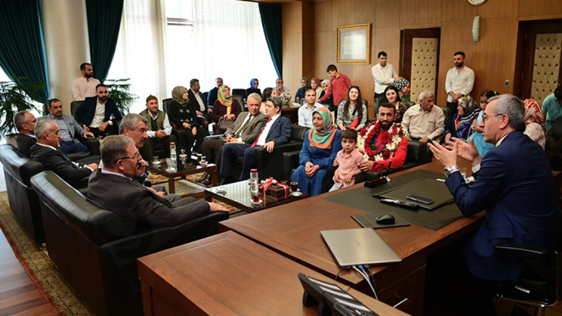 Madalyalı şehre 23 yıl aradan sonra dünya şampiyonluğu geldi