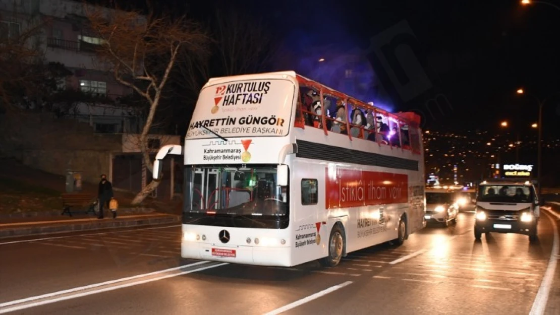 Mehter takımı ve davulcular üstü açık otobüsle kenti turladı