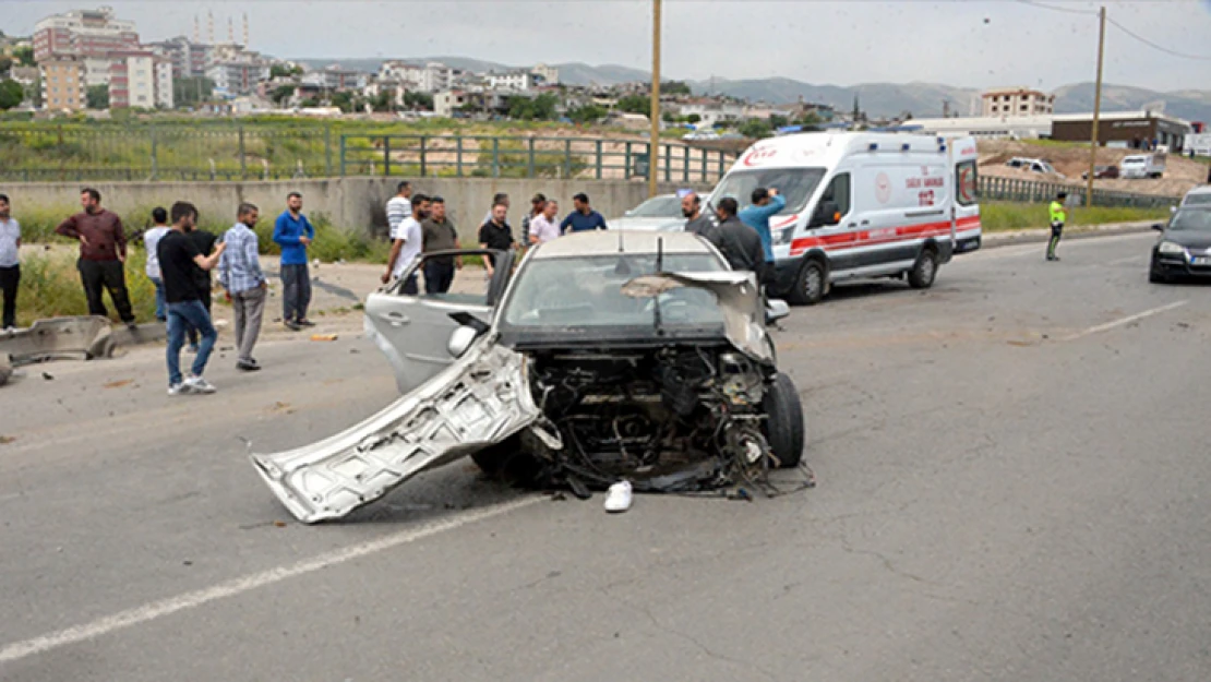 Meydana gelen trafik kazasında can pazarı: 2 ölü 2 yaralı