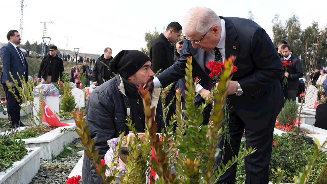 Millî Savunma Bakanı Yaşar Güler, Hatay'ı yalnız bırakmadı