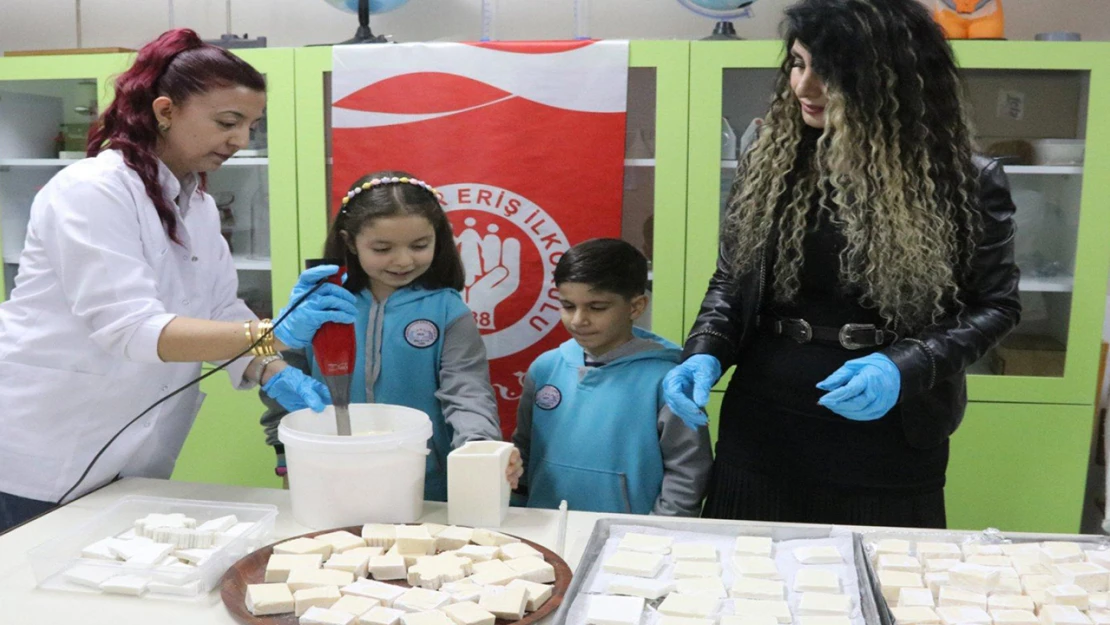 Minik öğrenciler atık yağlardan sabun üretti