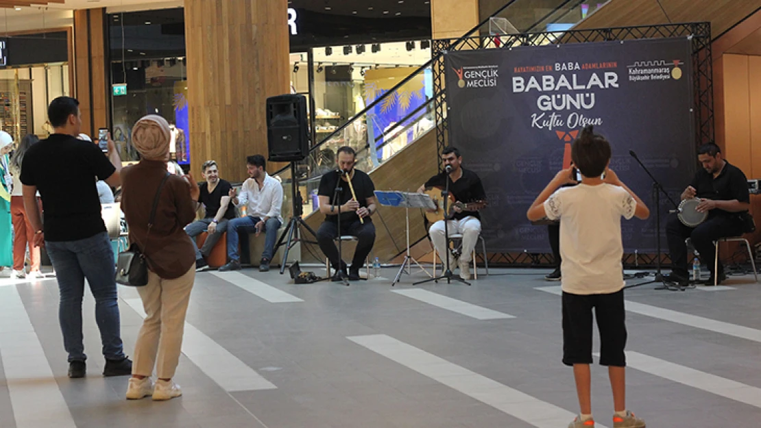 Müzik eğitmenlerinden, Babalar Günü etkinliği