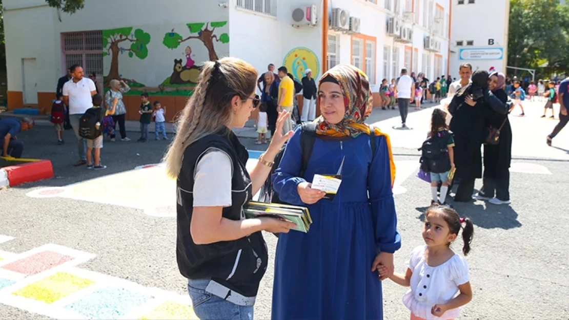 Narkonokta uygulamasıyla öğrenciler ve veliler bilgilendiriliyor