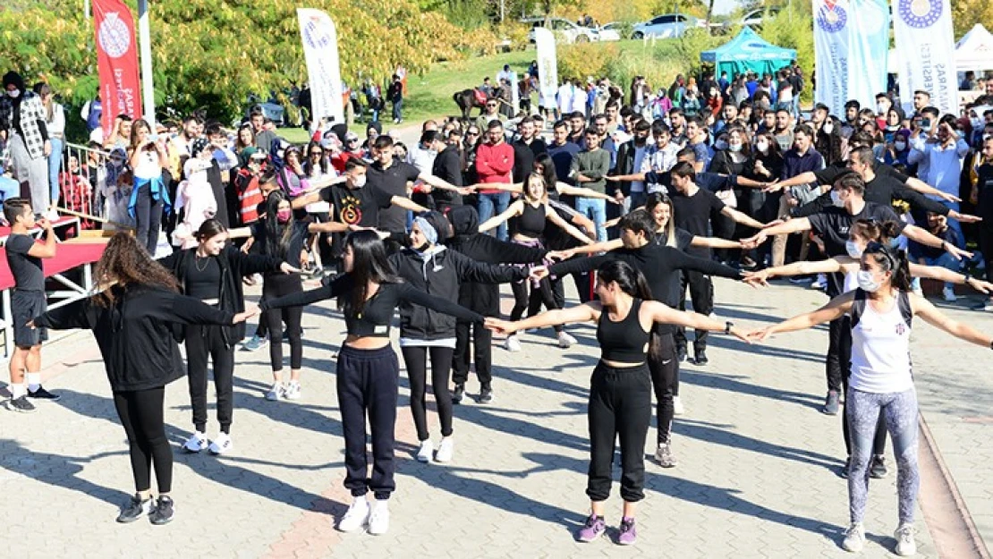 Öğrenci Toplulukları tanıtım günü kapsamında çok sayıda etkinlik gerçekleştirdi