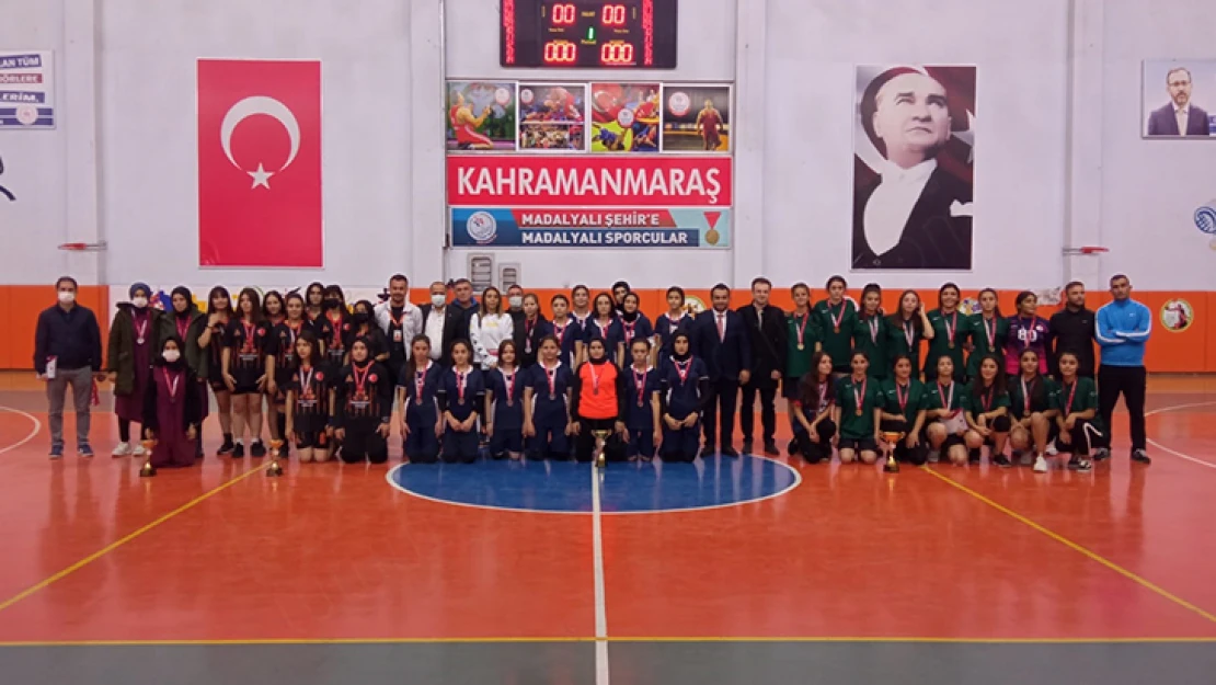 Okul Sporları Hentbol Gençler İl Birinciliği Turnuvasında kazananlar belli oldu