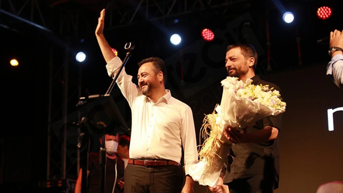 On binlerce kişi Elbistan Festivali Konserlerine akın etti