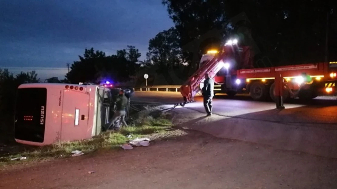 Polisleri taşıyan midibüs devrildi: 1 şehit, 4 yaralı