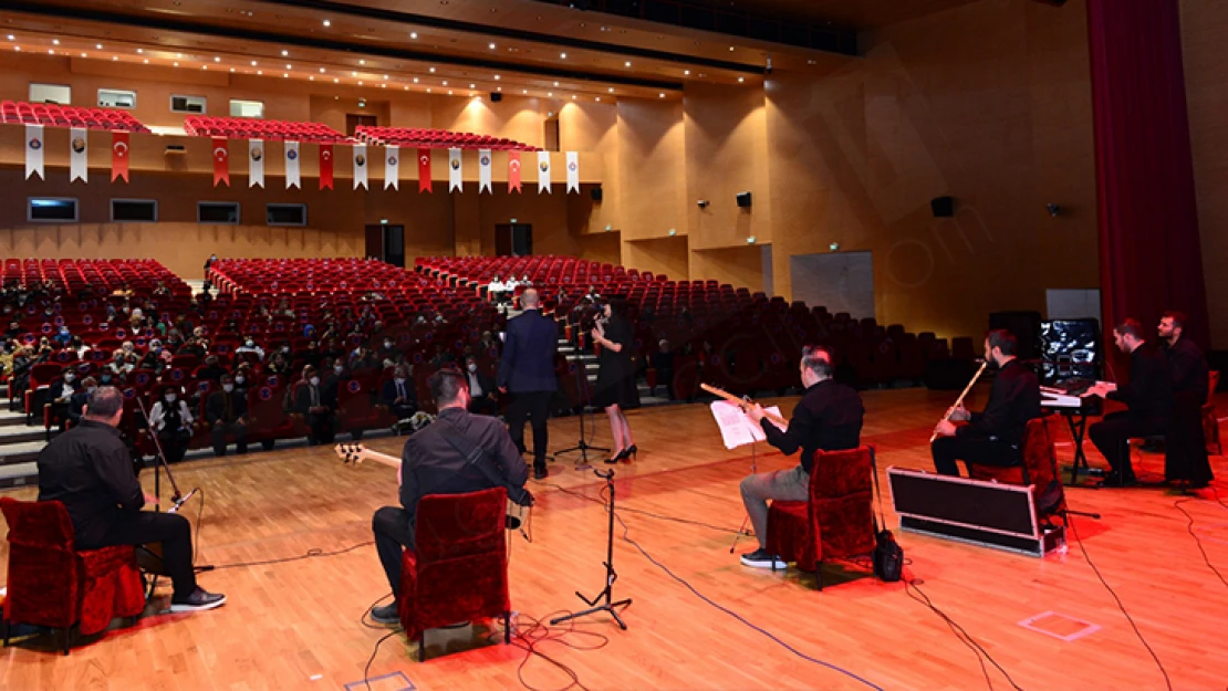 'Radyo Türküleri Konseri' büyük beğeni topladı