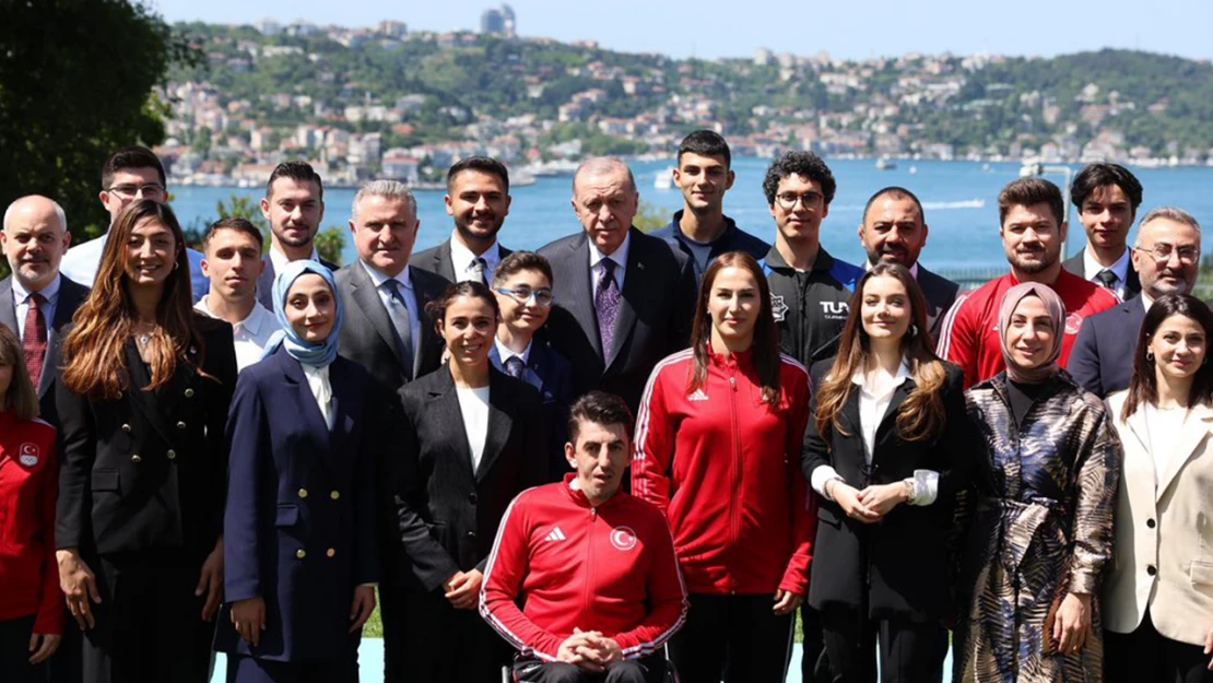 Recep Tayyip Erdoğan, 19 Mayıs'ta gençler ve milli sporcularla buluştu