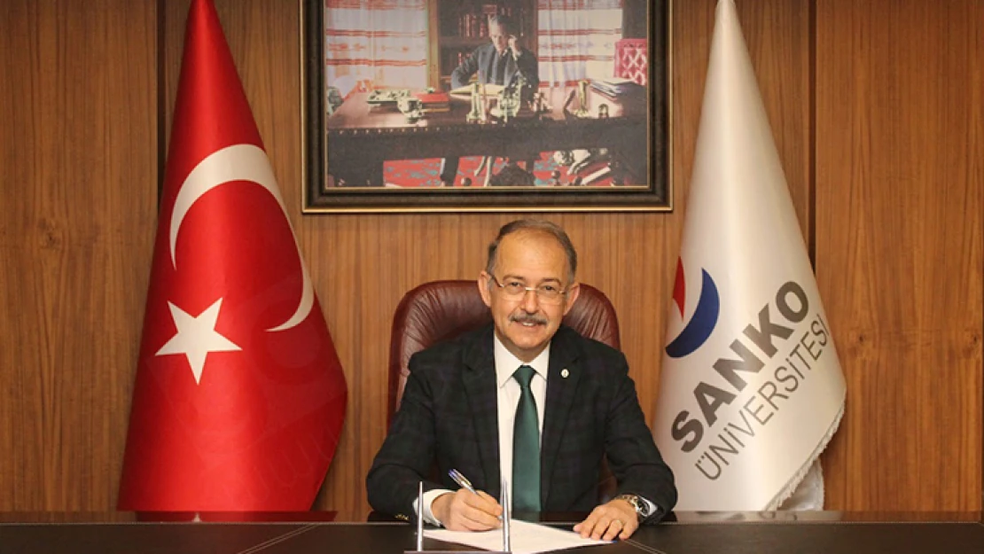 Rektör Prof. Dr. Dağlı'dan ÜniAr Mezun Memnuniyeti 2023 raporu değerlendirmesi