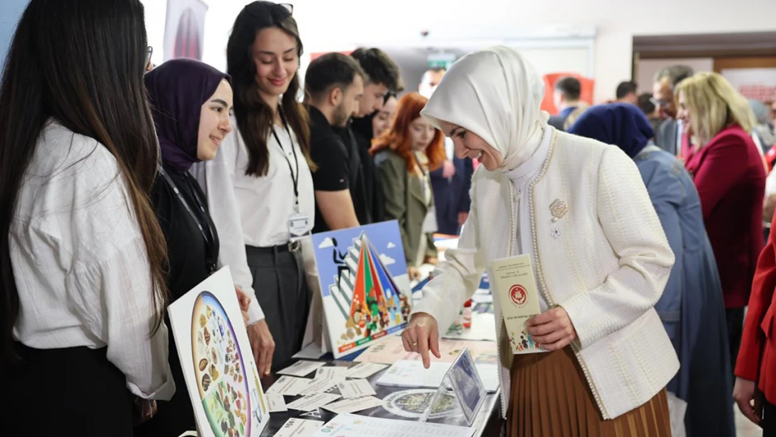 Sağlıklı bireyler için dijital medya yerine Aile Akademisi
