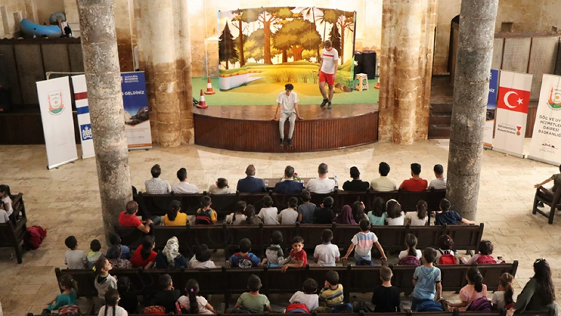 Sahne Maraş, Şanlıurfa'da perdelerini çocuklara açtı