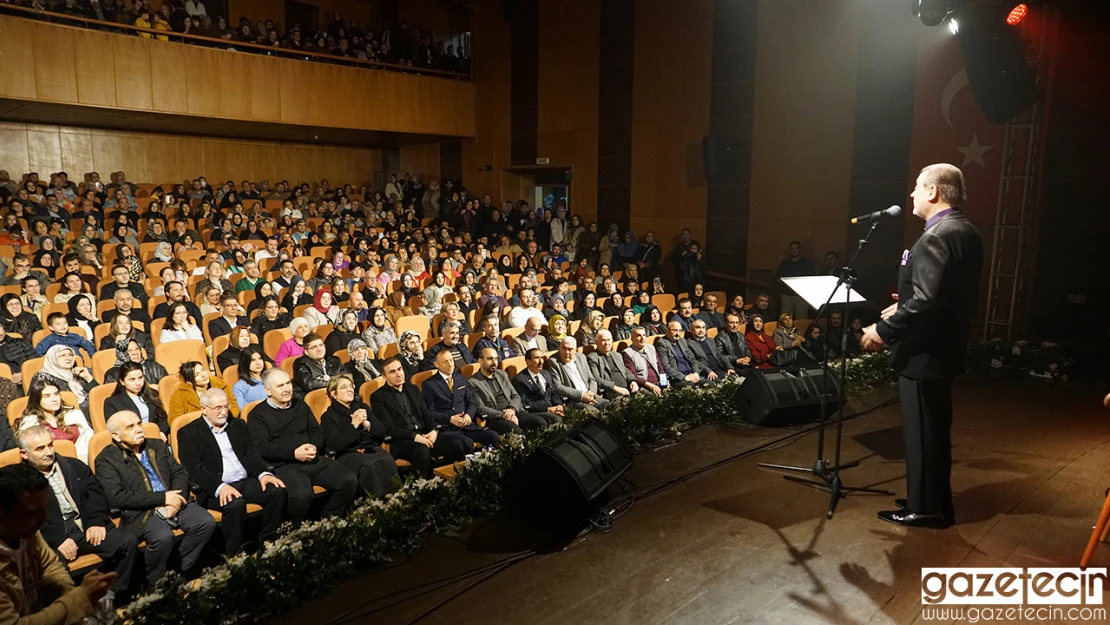 Sanatçı Ahmet Özhan, Kahramanmaraş'ta gönüllere dokundu