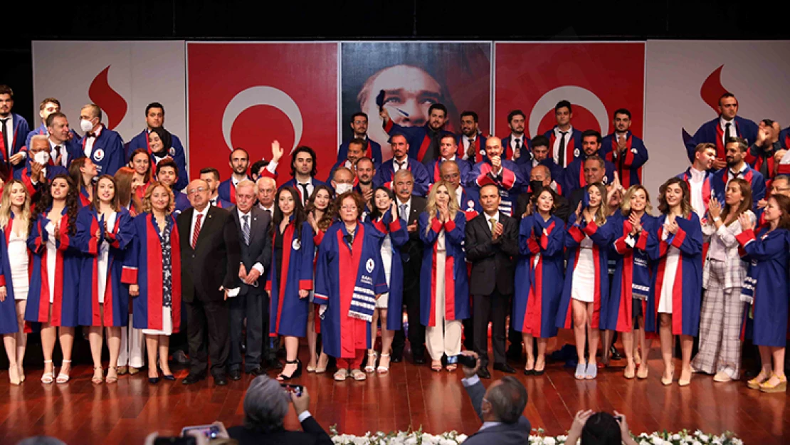 SANKO Üniversitesi Tıp Fakültesi'nde mezuniyet coşkusu