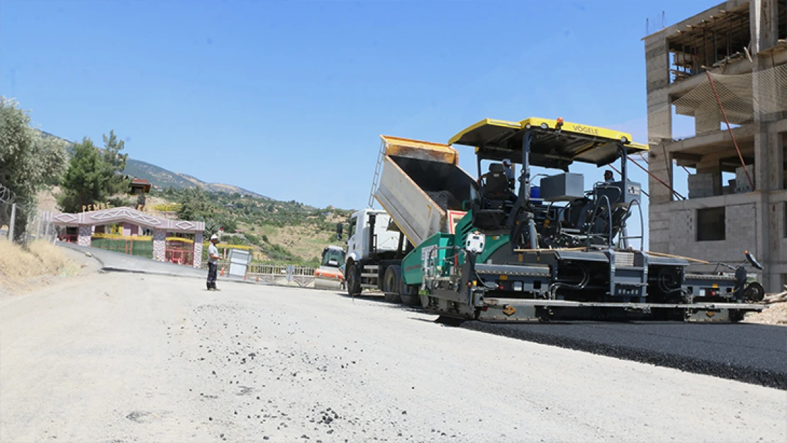 Şeref Eroğlu Caddesi yenilendi