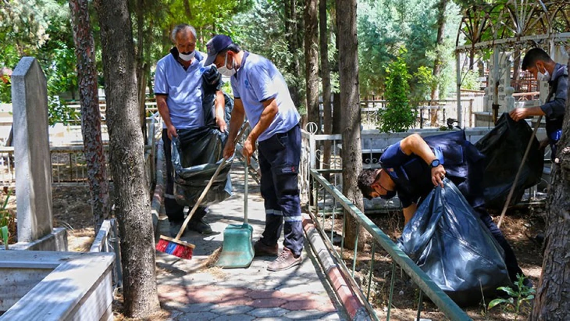 Şeyhadil Mezarlığında çevre düzenlemesi başlatıldı