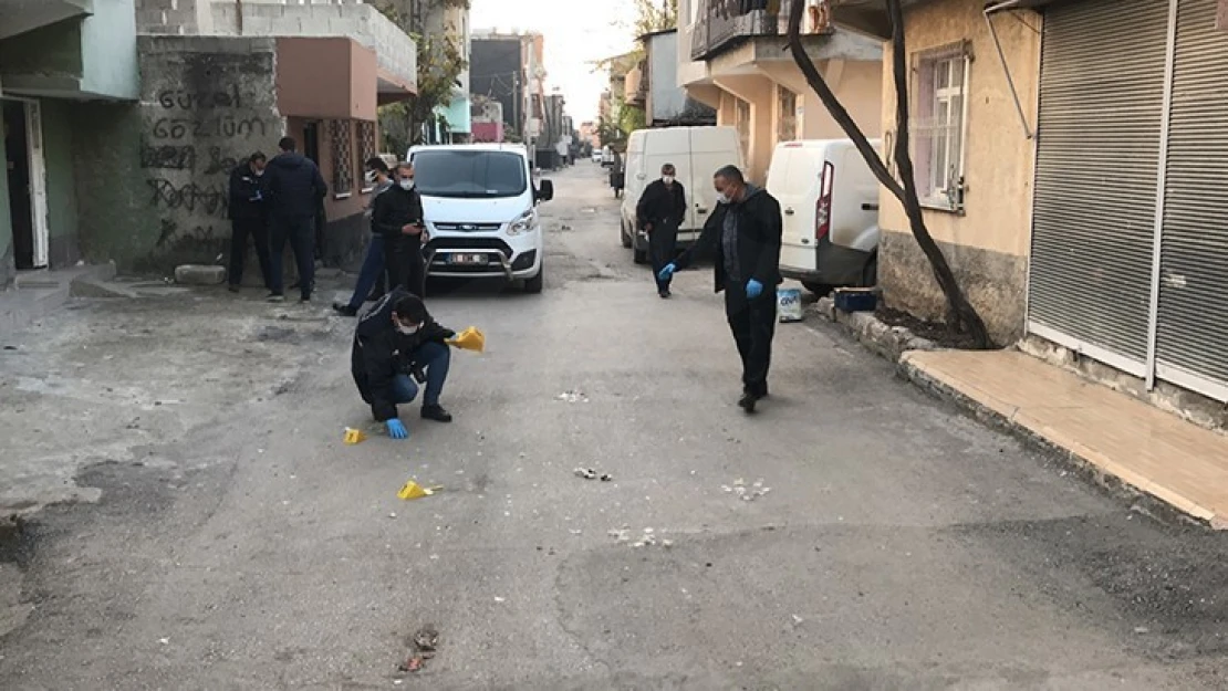 Sokakta ses bombası patladı