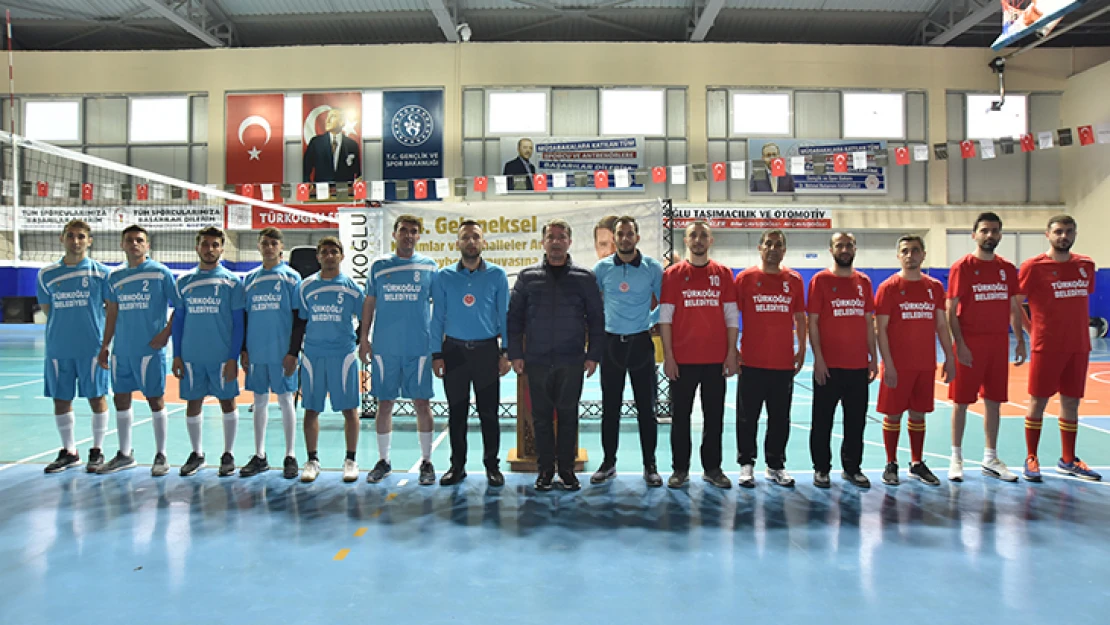 Sporun merkezi Türkoğlu'nda 4'üncü Voleybol Turnuvası başladı