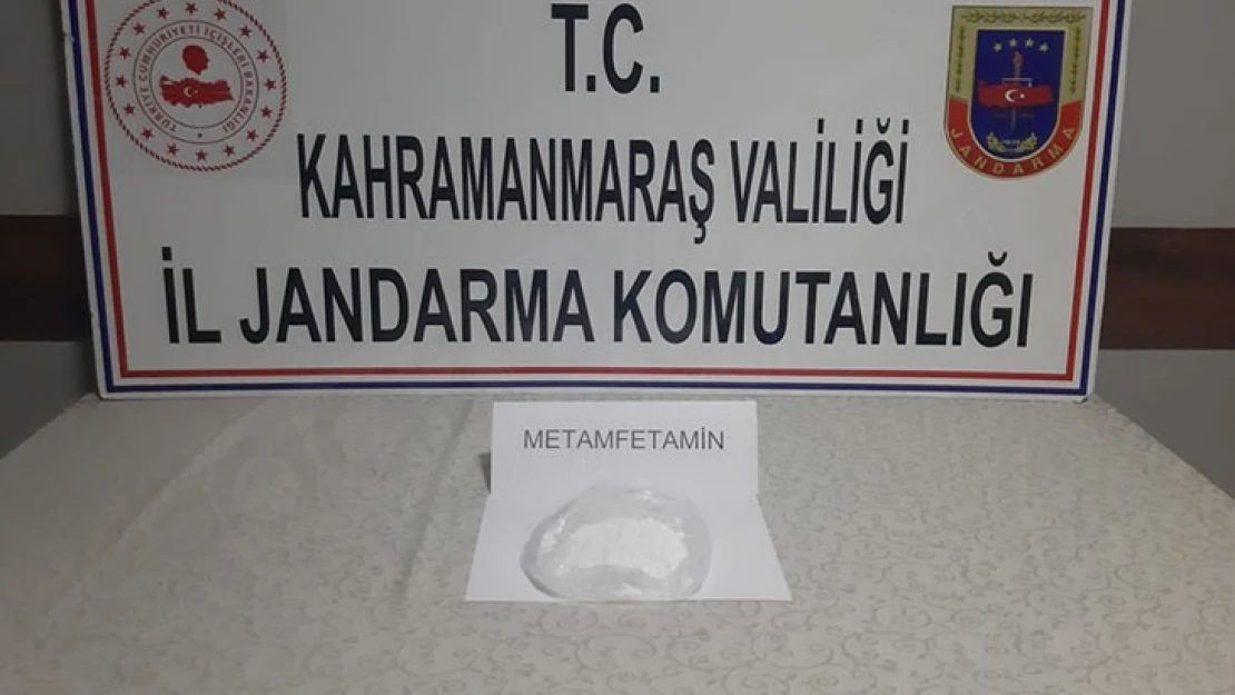 Şüphelenilen araçta yapılan aramalarda metamfetamin ele geçirildi