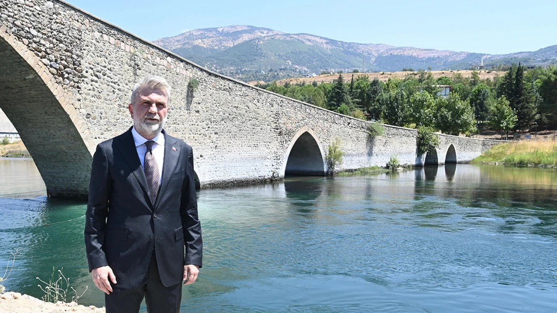 Tarihi Ceyhan Köprüsü'nde restorasyon başladı