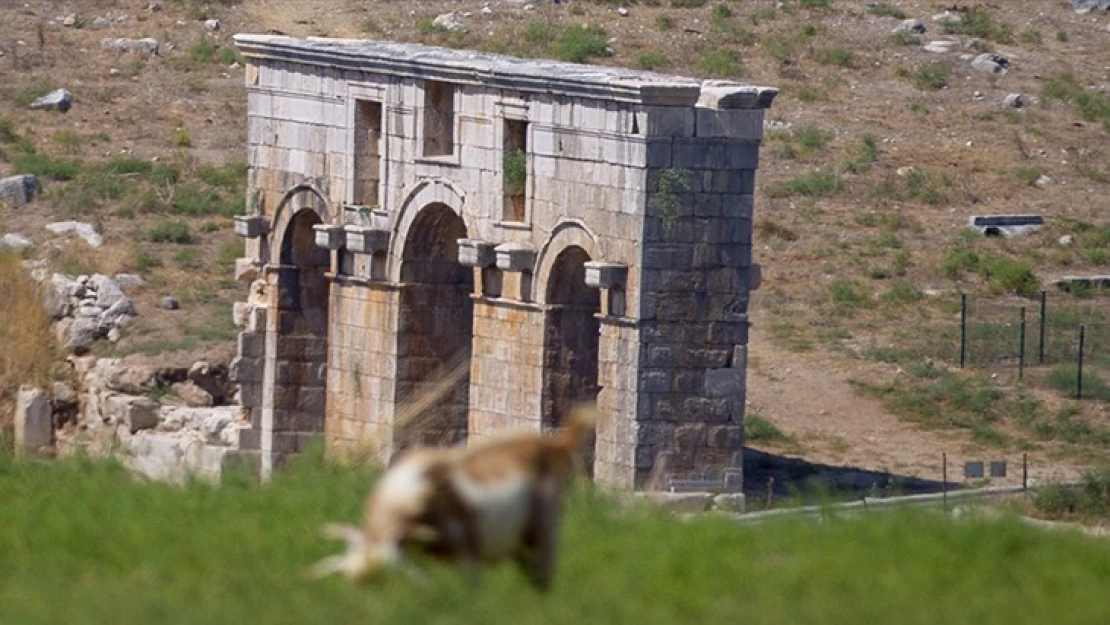 Tarihin doğayla bütünleştiği antik kent: Patara