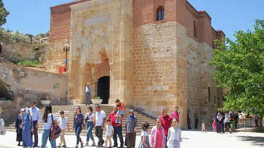 Eshab-ı Kehf'te bayram tatili yoğunluğu