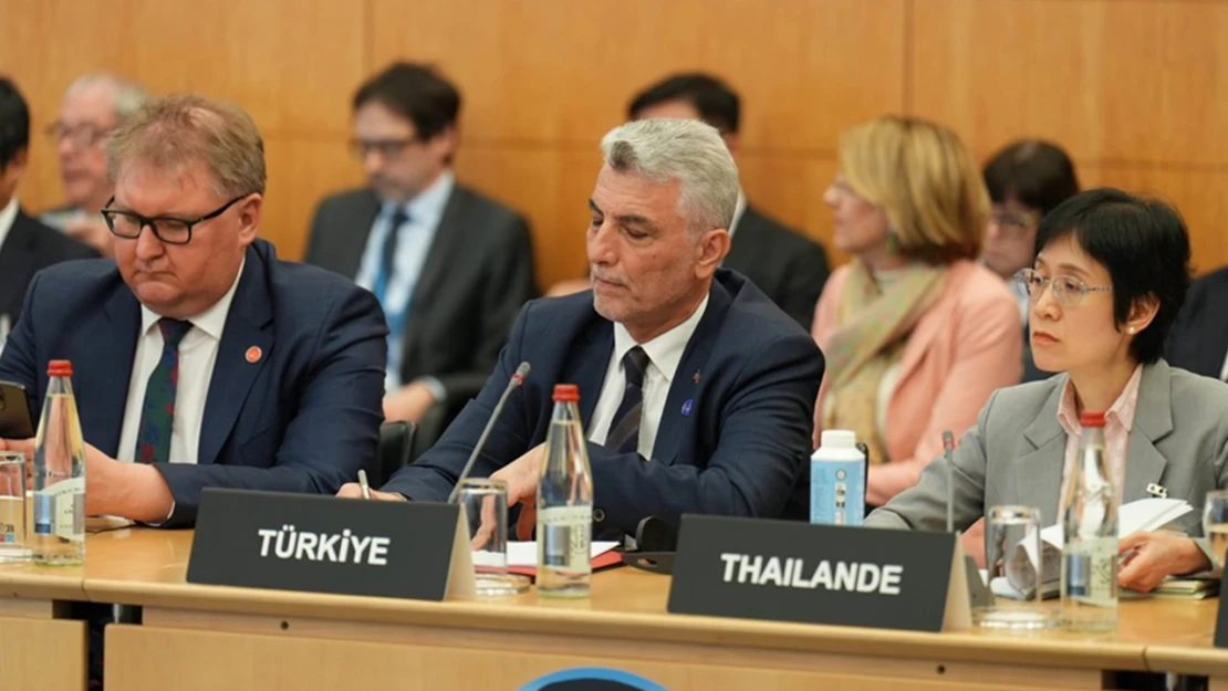 Ticaret Bakanı Ömer Bolat, OECD Bakanlar toplantısına katıldı