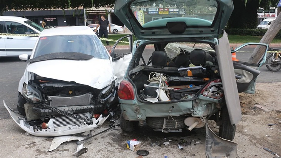 Trafik kazası can aldı: 1 ölü, 1 yaralı