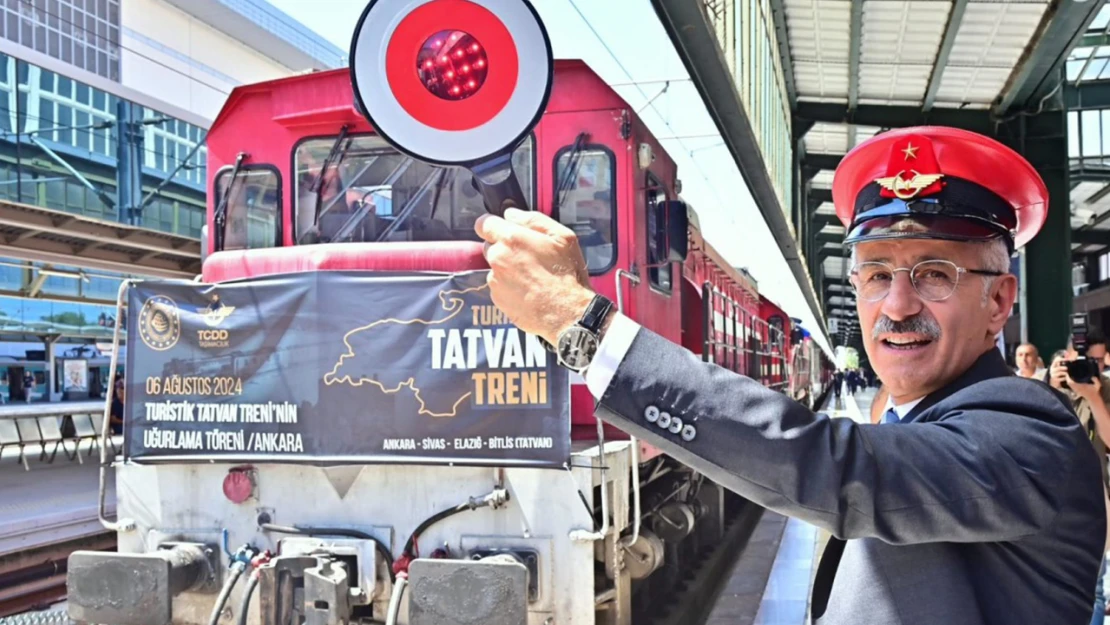 Turistik Tatvan Treni yola çıktı