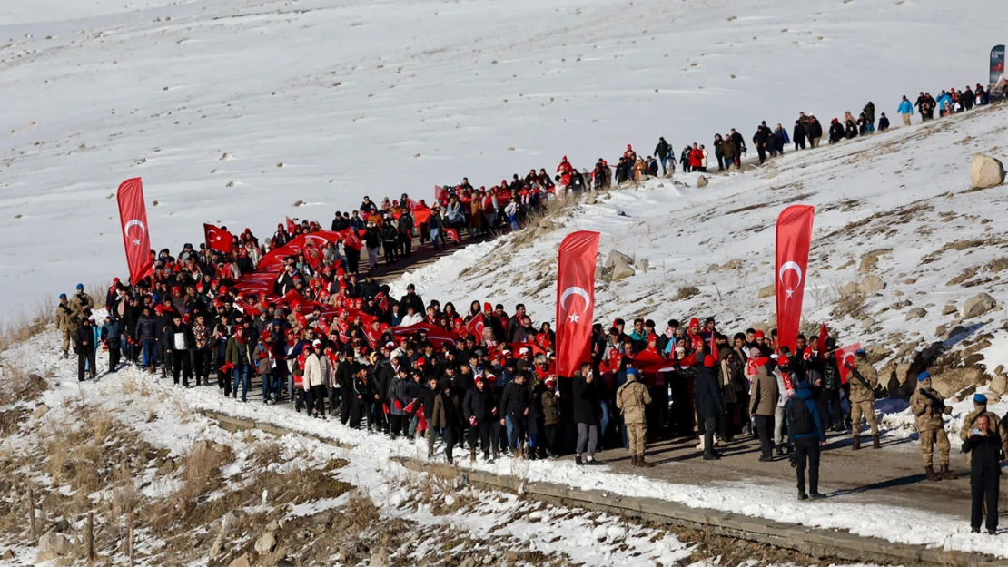 Türkiye, 'Bu Toprakta İzin Var' temasıyla şehitler için yürüdü