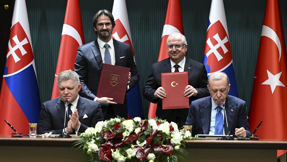 Türkiye-Slovakya Askeri Çerçeve Anlaşması imzalandı