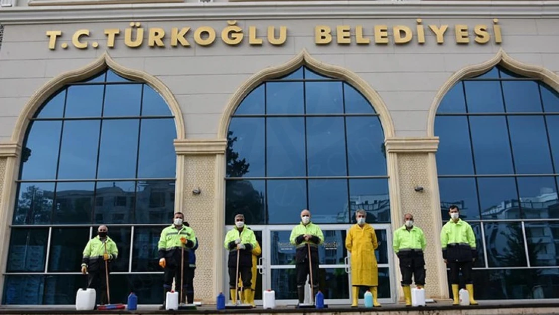 Türkoğlu Belediyesi temizlik ekipleri sahada