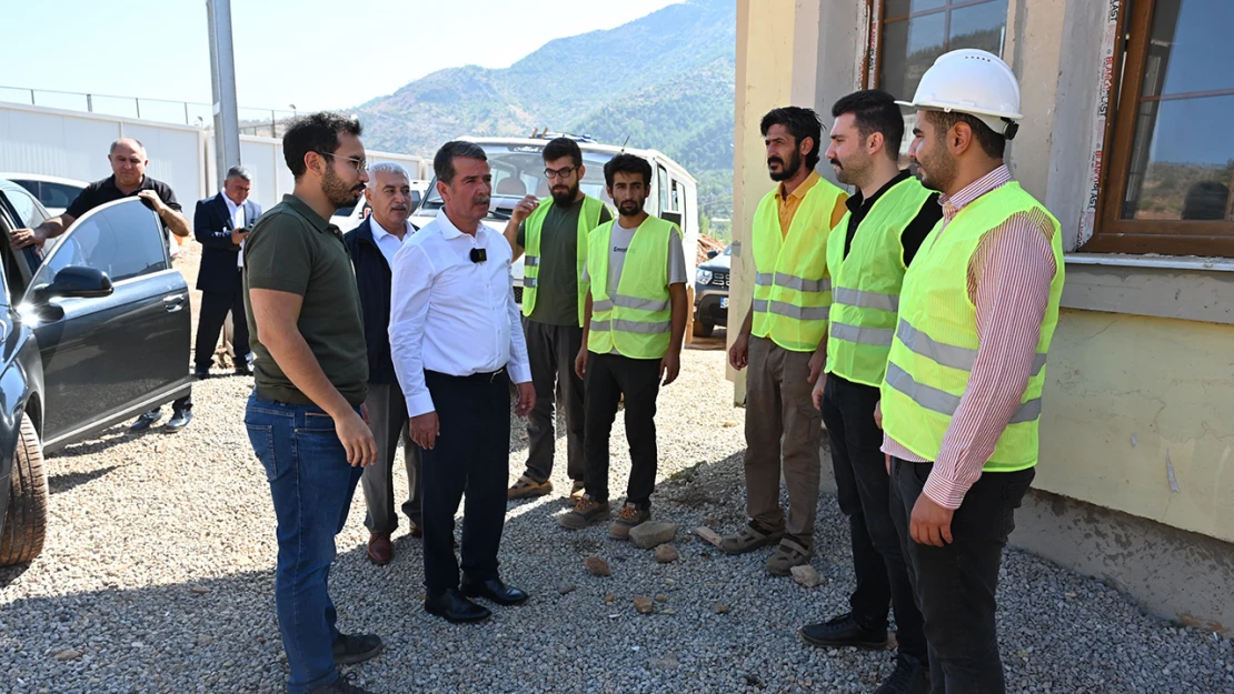 Türkoğlu'nda köy konutları kıştan önce teslim edilecek