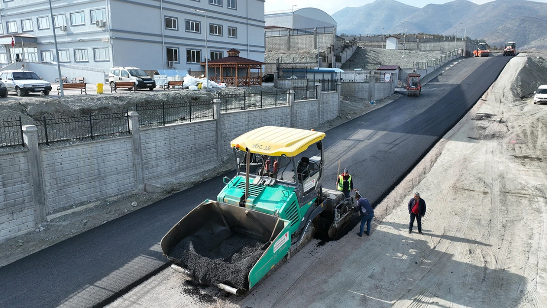 Türkoğlu'nda okul yollarına rahat ulaşım