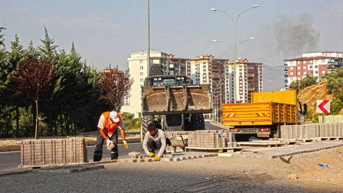 Üniversite güzergâhının yaya yolu sorunu çözülüyor