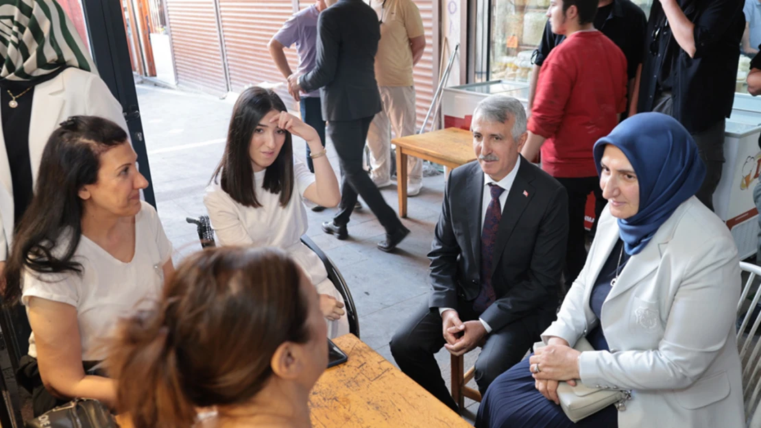 Vali Ünlüer ve eşi Kahramanmaraş'ın her noktasında