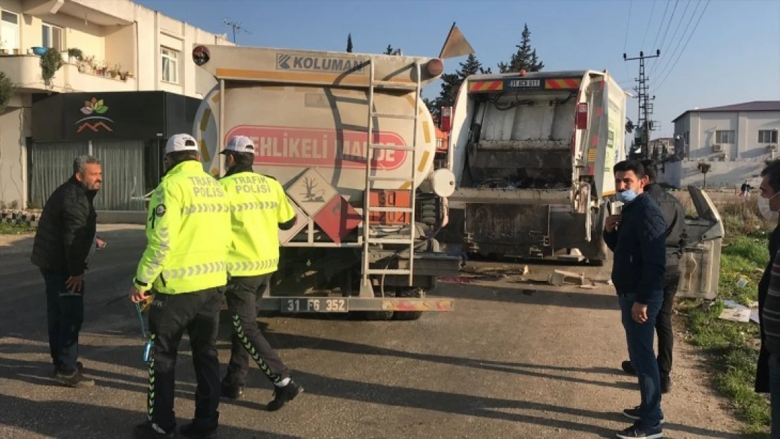 Yakıt tankeri ile çöp kamyonu çarpıştı: 1 ölü