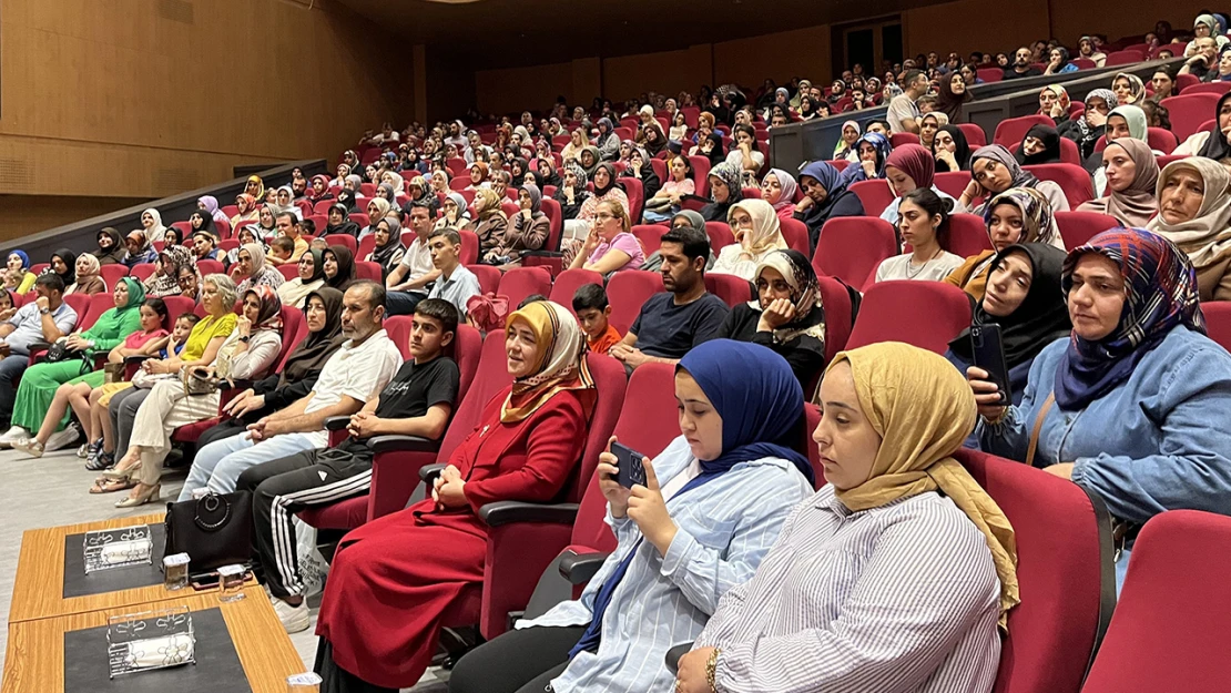 Yazar Erdim: 'Aile mahremiyeti toplumun temelini oluşturur'