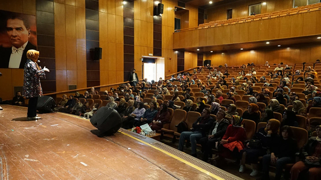 Yazar Tongar, ailenin önemini anlattı