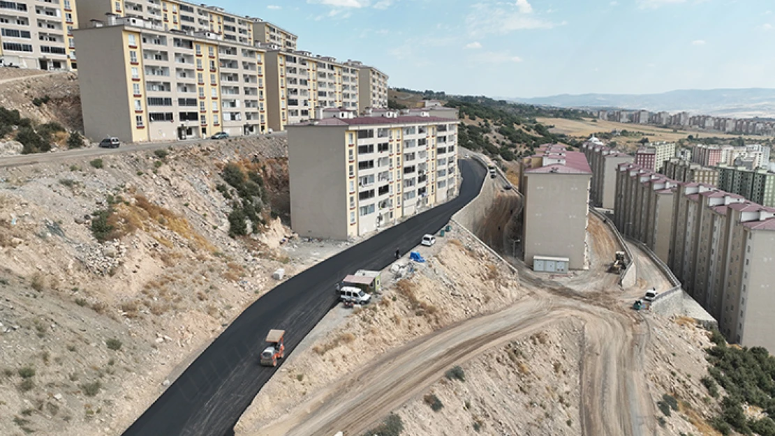 Yıldızevler'in yolları sıcak asfaltla buluşturuluyor