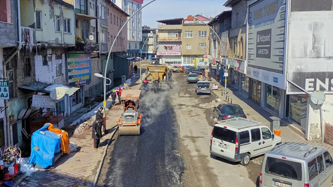 Yoğun kar yağışı sonrası Kahramanmaraş'ta bakım ve onarım çalışmaları hızlandı